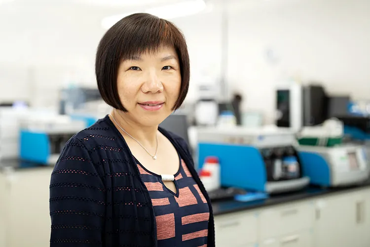 michelle chen en el laboratorio