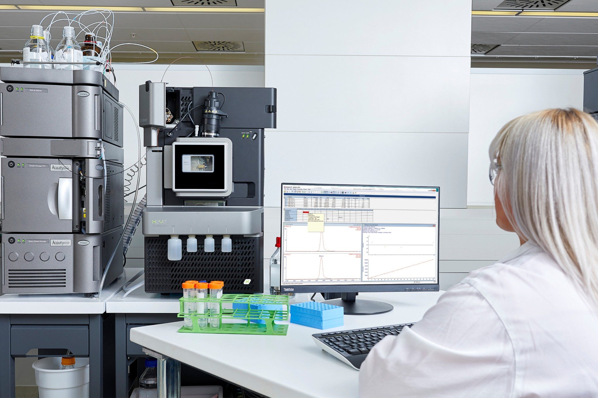 MassLynx for quantitation offers a range of application managers with specialized data processing functionalities, eliminating time-consuming manual data review and increasing productivity.